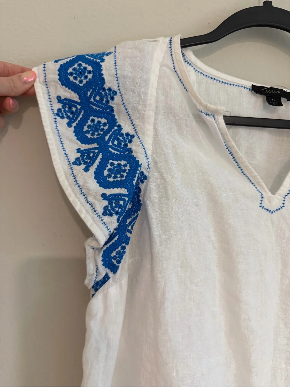White Linen Blend Flutter Sleeve Top with Blue Embroidery J. Crew 100% linen sma